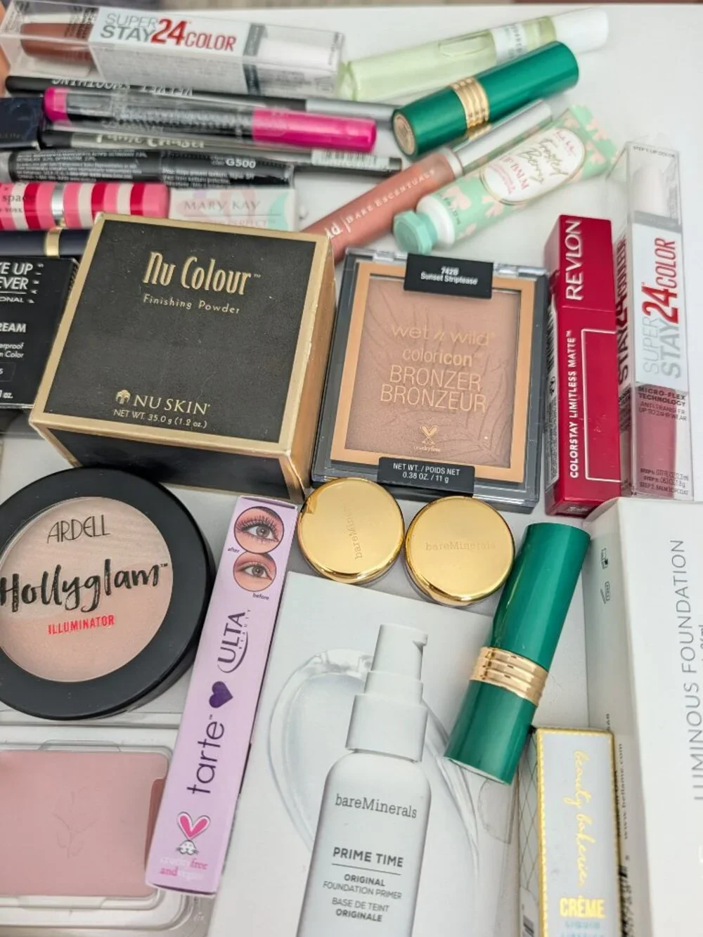Mixed Beauty Makeup Cosmetics Lot Over 70 Pieces Bareminerals Clinique Revlon